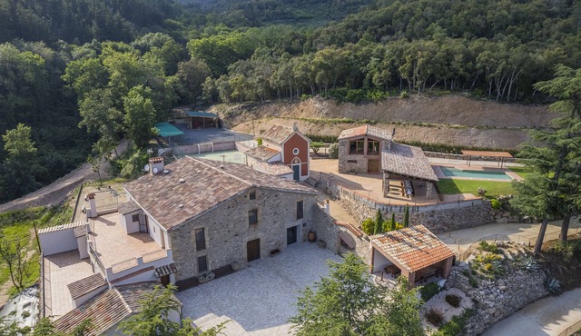 Self catering Mas Huix for 28 people