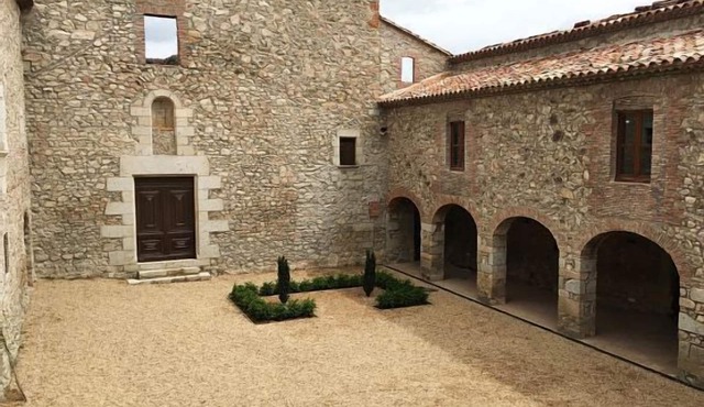 Self catering Monestir de Sant Salvi for 26 people