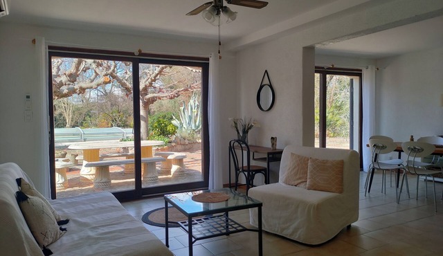 Self-catering 2-bedroom apartment with pool and garden