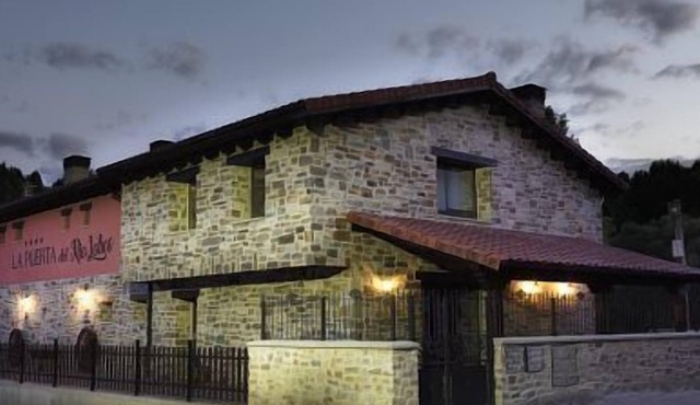 Self catering La Puerta del Rio Lobos for 10 people