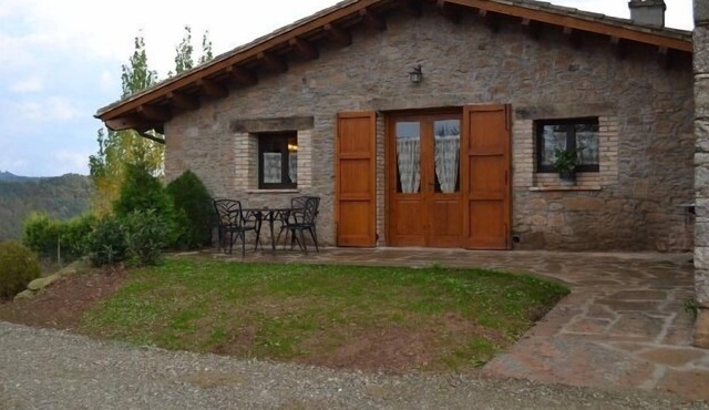 Self catering El Permanyer for 8 people