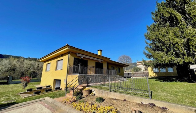Self catering La Roureda for 12 people