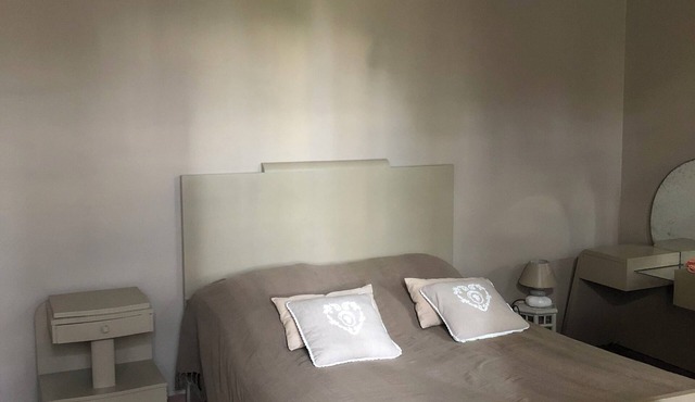 Self-catering cottage 10 minutes from Saint Emilion