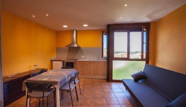 Self catering L'esquirol de L'esquirol for 6 people