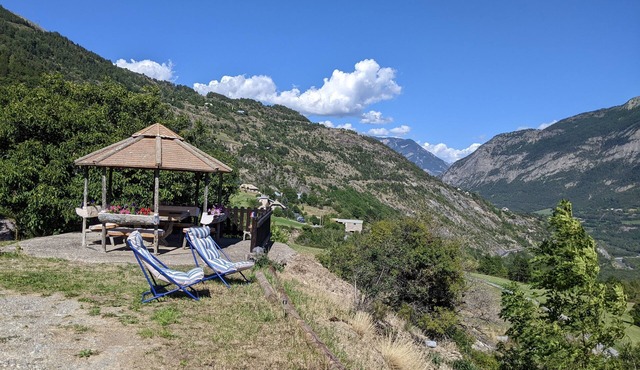 Self-catering cottage with exceptional view