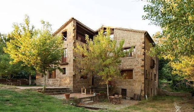 Self catering La Farga 1845 for 12 people