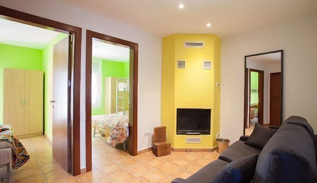 Self catering L'esquirol de L'esquirol for 5 people