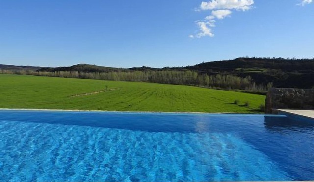 Self catering cottage La Torra de Ribelles for 15 people