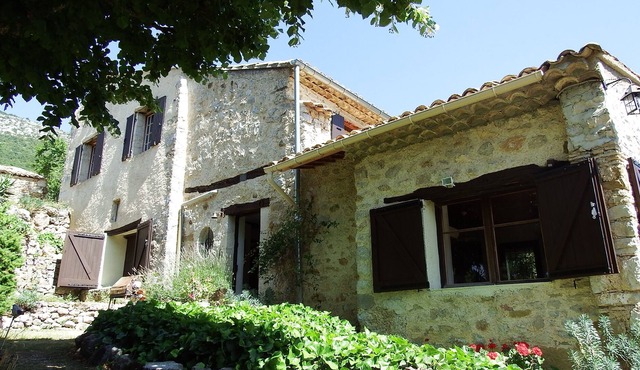 Self catered ground floor of a Provencal Mas