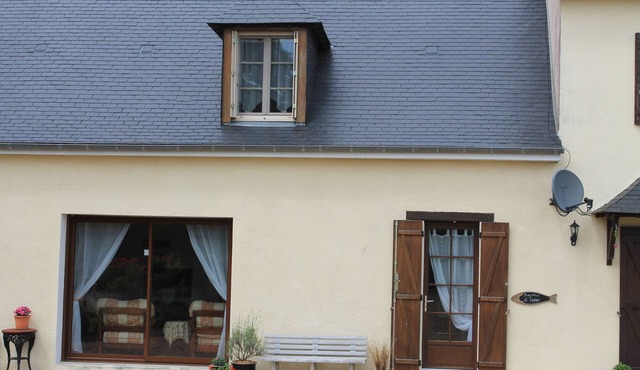 Self Catering, High End Specification Family Accomodation with shared Pool