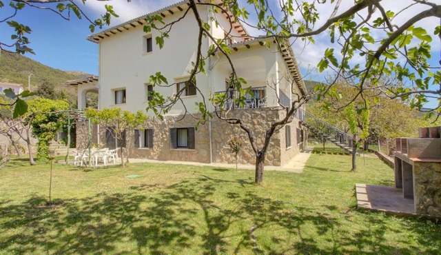 Self catering Amatalasviñas for 8 people