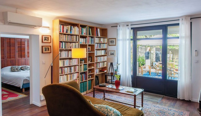 Self catering apartment with swimming pool