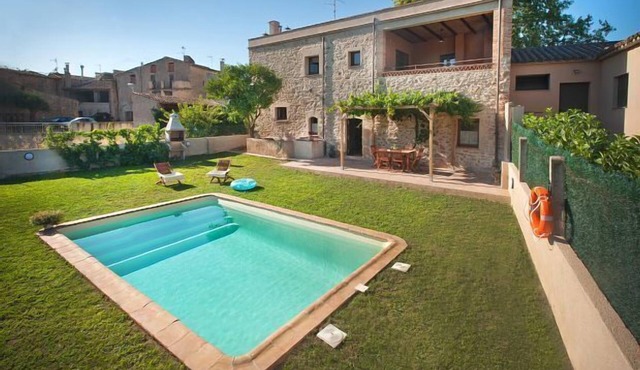 Self catering Cal Ferrer Pujol for 10 people