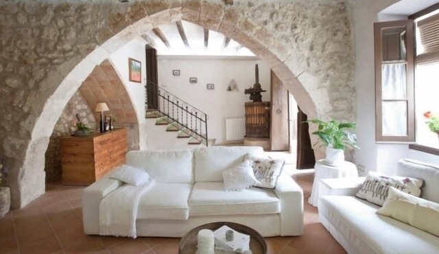 Self catering Cal Masana for 8 people