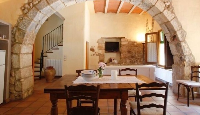 Self catering Cal Masana for 5 people