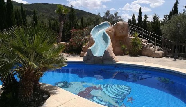 Self catering Casita de montaña con piscina for 4 people