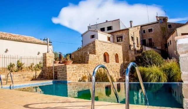Self catering cottage Cal Albareda for 15 people