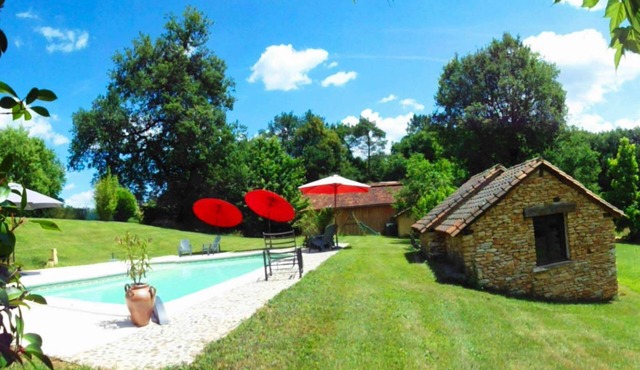 Self-catering cottage - Private terrace - Shared swimming pool