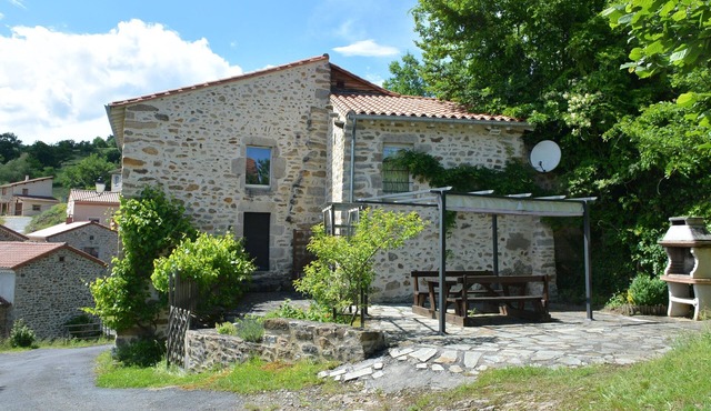 Self-catering cottage in a beautiful Haute-Loire village: Haut-Allier gorges.