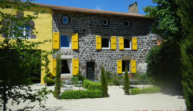 Self-catering cottage in the village 10 kms from Le PUY EN VELAY