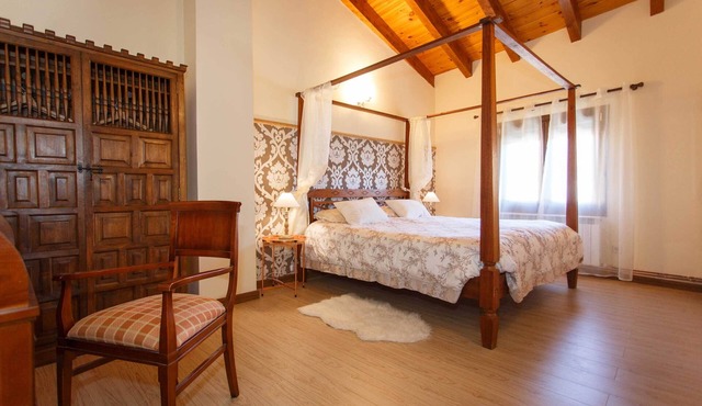 Self catering El Bulín de Braojos for 8 people