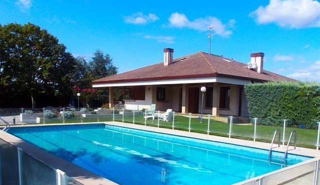 Self catering El Jardín de Muruzábal for 23 people