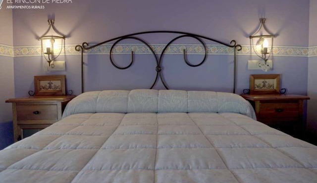 Self catering El Rincon de Piedra for 8 people