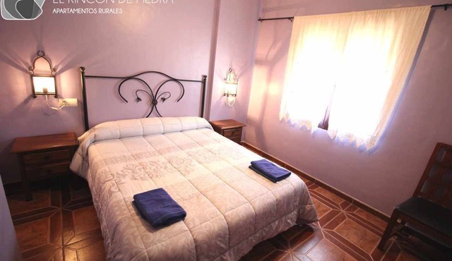 Self catering El Rincon de Piedra for 8 people