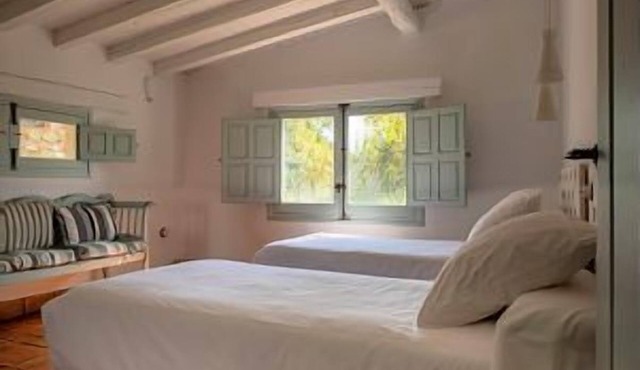 Self catering El Vergel de Chilla for 8 people