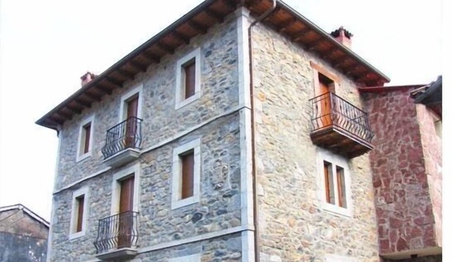 Self catering cottage La Altanera for 8 people