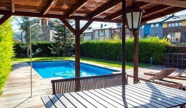 Self catering Can Oscar for 12 people