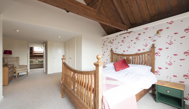 Self-Catering Farmhouse Cottage set in the Dorset Countryside (Pet Friendly)
