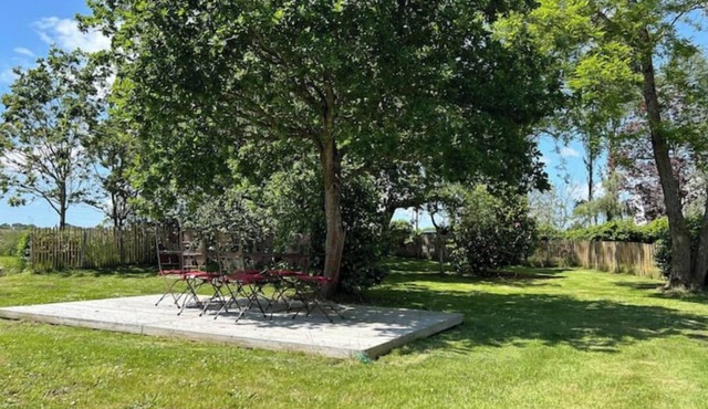 Self-catering cottage near Bigouden beaches. Pets welcome