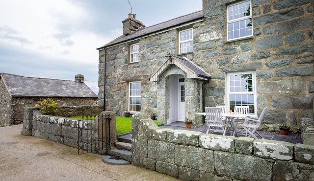 Self Catering Accommodation on a Working Farm | Faeldre