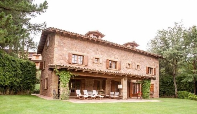 Self catering Gran Castanyer for 11 people