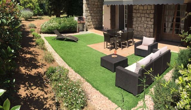 Self catering ground level of a villa, close to the sea