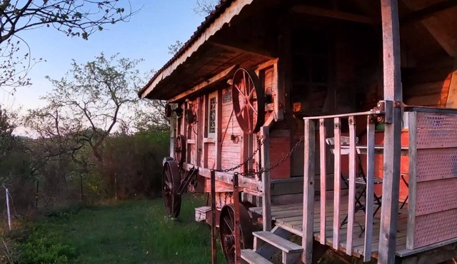 Self-catering gypsy caravan 2 persons