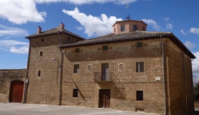 Self catering La Casona de Pitillas for 5 people