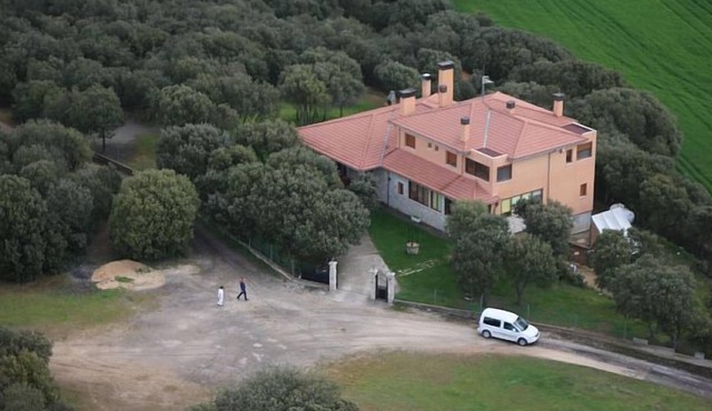 Self catering La Dehesa for 16 people