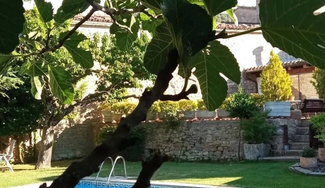 Self catering La Rectoría de Clariana for 10 people