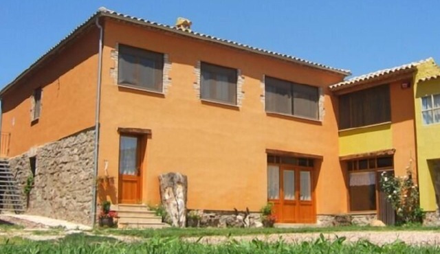 Self catering Les Farreras for 7 people