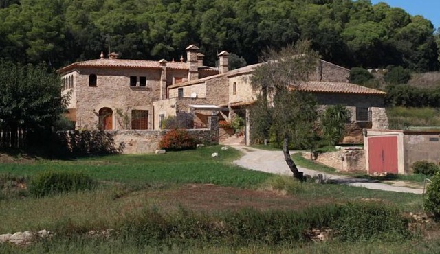 Self catering Mas Cases for 9 people