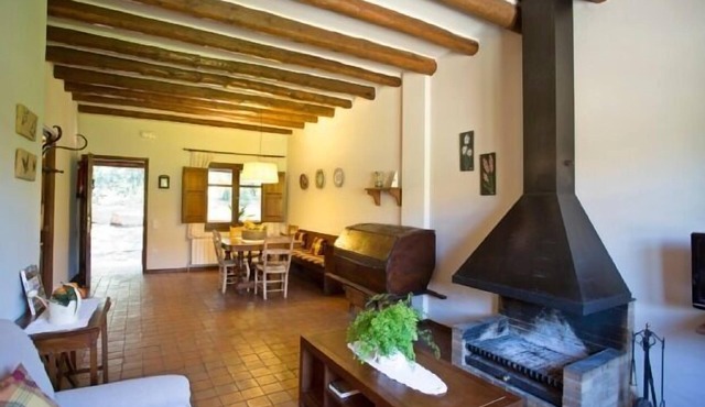 Self catering Mas Pratsevall for 5 people