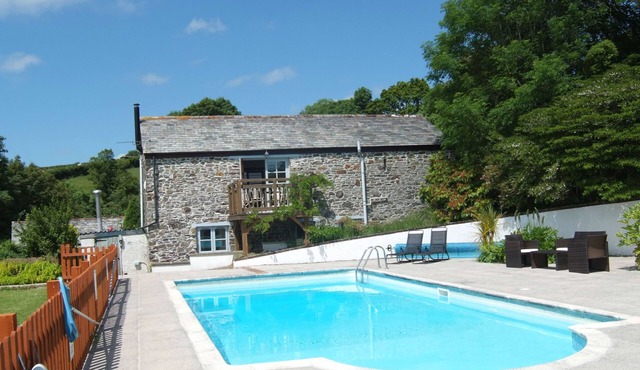 Self Catering Rural Farm Cottage + Heated Pool Cornwall