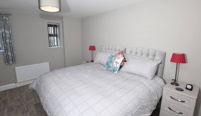 Self Catering Three Bedroom Apartment - Homestead Hillsborough