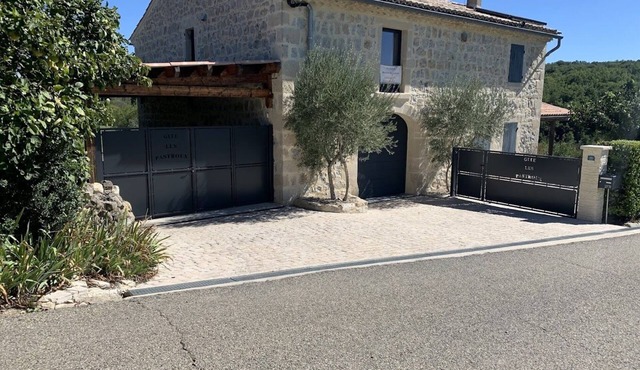 Self-catering vacation home for 6 to 10 people adapted for PMR in St Remèze Swimming pool