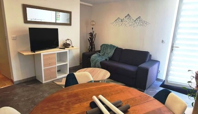 Self-contained apartment in detached house near Annecy