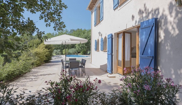 Self-contained 2-bedroom apartment in beautiful Provencal villa