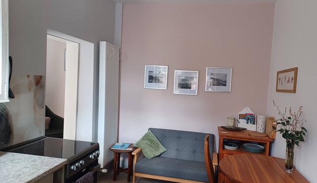 Self-contained 1 double bedroom annex in Crewkerne