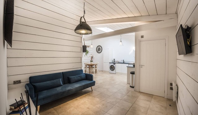 Self contained 2 bedroom apartment